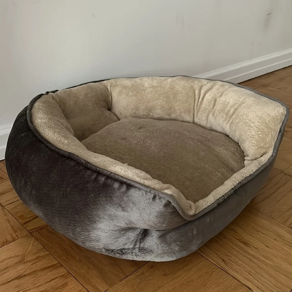 Pet dog/cat bed - used, clean good condition